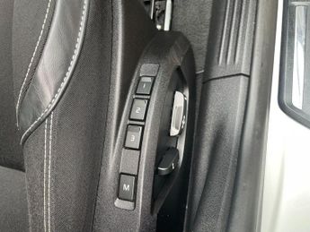 Volvo V40 1.6 T4 SE Hatchback 5dr Petrol Powershift Euro 5 (s/s) (180 ps)