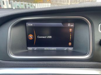Volvo V40 1.6 T4 SE Hatchback 5dr Petrol Powershift Euro 5 (s/s) (180 ps)