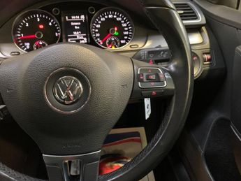 Volkswagen Passat 2.0 TDI BlueMotion Tech Executive Style DSG Euro 5 (s/s) 4dr