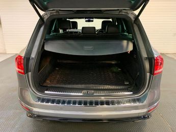 Volkswagen Touareg 3.0 TDI V6 BlueMotion Tech R-Line Plus Tiptronic 4WD Euro 6 (s/s