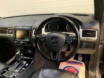 Volkswagen Touareg 3.0 TDI V6 BlueMotion Tech R-Line Plus Tiptronic 4WD Euro 6 (s/s