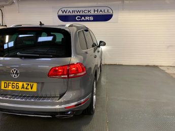 Volkswagen Touareg 3.0 TDI V6 BlueMotion Tech R-Line Plus Tiptronic 4WD Euro 6 (s/s