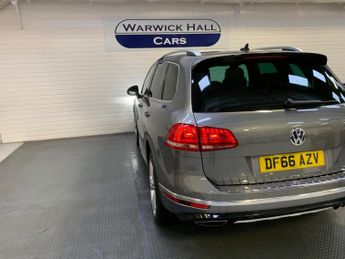 Volkswagen Touareg 3.0 TDI V6 BlueMotion Tech R-Line Plus Tiptronic 4WD Euro 6 (s/s