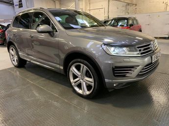 Volkswagen Touareg 3.0 TDI V6 BlueMotion Tech R-Line Plus Tiptronic 4WD Euro 6 (s/s