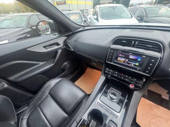 Jaguar F-PACE 2.0 D180 R-Sport Auto AWD Euro 6 (s/s) 5dr