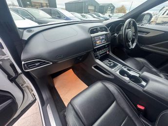 Jaguar F-PACE 2.0 D180 R-Sport Auto AWD Euro 6 (s/s) 5dr