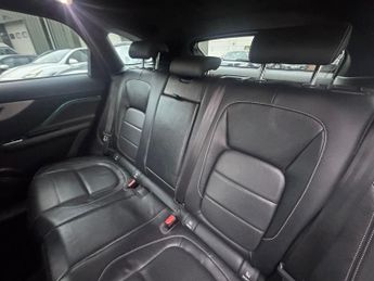 Jaguar F-PACE 2.0 D180 R-Sport Auto AWD Euro 6 (s/s) 5dr