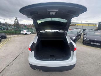 Jaguar F-PACE 2.0 D180 R-Sport Auto AWD Euro 6 (s/s) 5dr