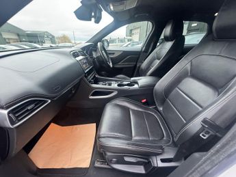 Jaguar F-PACE 2.0 D180 R-Sport Auto AWD Euro 6 (s/s) 5dr