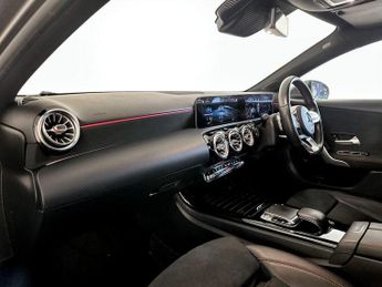 Mercedes-Benz A Class 1.5 A180d AMG Line (Premium) 7G-DCT Euro 6 (s/s) 5dr