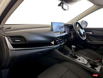 Nissan Qashqai 1.3 DIG-T MHEV N-Connecta Euro 6 (s/s) 5dr