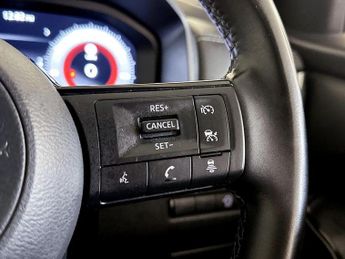 Nissan Qashqai 1.3 DIG-T MHEV N-Connecta Euro 6 (s/s) 5dr