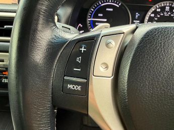 Lexus GS 2.5 300h Luxury Saloon 4dr Petrol Hybrid CVT Euro 5 (s/s) (223 p