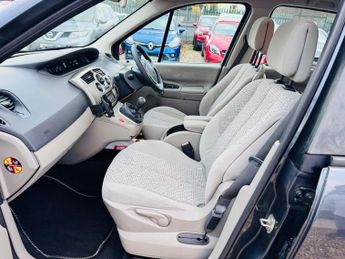 Renault Scenic 1.9 dCi FAP Oasis 5dr