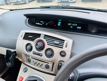 Renault Scenic 1.9 dCi FAP Oasis 5dr