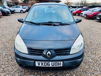Renault Scenic 1.9 dCi FAP Oasis 5dr