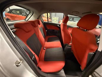 Vauxhall Corsa 1.4i 16v Club 5dr