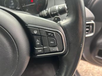 Jaguar XE 2.0d Portfolio Auto Euro 6 (s/s) 4dr