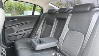 Jaguar XE 2.0d Portfolio Auto Euro 6 (s/s) 4dr
