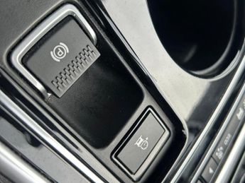 Jaguar XE 2.0d Portfolio Auto Euro 6 (s/s) 4dr