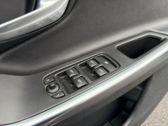 Volvo XC60 2.4 D4 R-Design Nav Geartronic AWD Euro 5 5dr