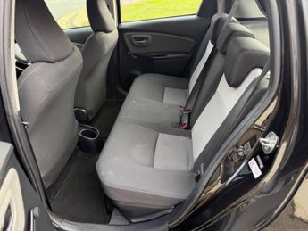 Toyota Yaris 1.5 VVT-h Icon Tech E-CVT Euro 6 (s/s) 5dr