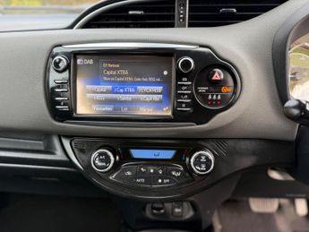 Toyota Yaris 1.5 VVT-h Icon Tech E-CVT Euro 6 (s/s) 5dr