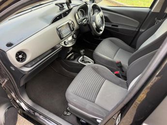 Toyota Yaris 1.5 VVT-h Icon Tech E-CVT Euro 6 (s/s) 5dr