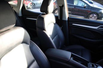 MG MG ZS 51.1kWh Trophy Auto 5dr