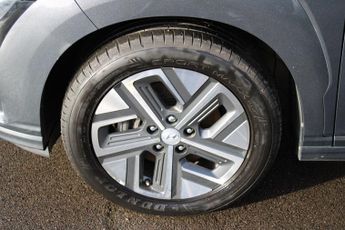 Hyundai KONA 64kWh Premium Auto 5dr (10.5kW Charger)