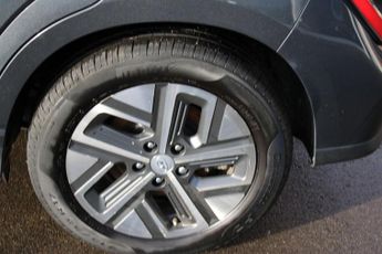 Hyundai KONA 64kWh Premium Auto 5dr (10.5kW Charger)