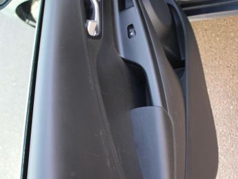 Hyundai KONA 64kWh Premium Auto 5dr (10.5kW Charger)