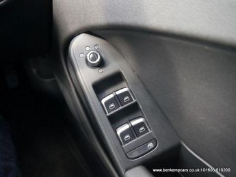 Audi A4 Avant 2.0 TFSI SE S Tronic quattro Euro 6 (s/s) 5dr