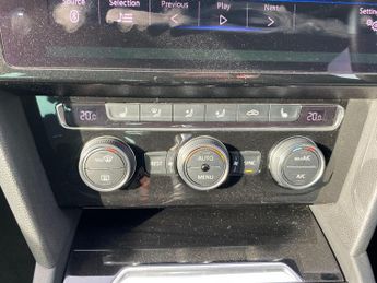 Volkswagen Passat 2.0 TDI BlueMotion Tech SE Estate 5dr Diesel DSG Euro 6 (s/s) (1