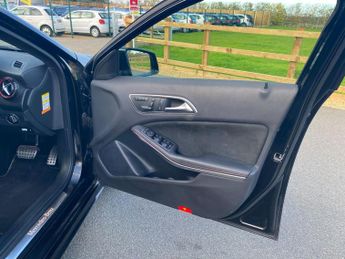 Mercedes-Benz A Class 2.0 A250 BlueEfficiency Engineered by AMG 7G-DCT Euro 6 (s/s) 5d