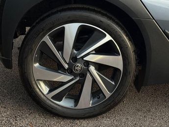 Toyota Aygo X 1.0 VVT-i Edge Hatchback 5dr Petrol x-shift Euro 6 (s/s) (72 ps)