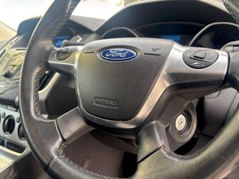 Ford Focus 1.6 Zetec Powershift Euro 5 5dr