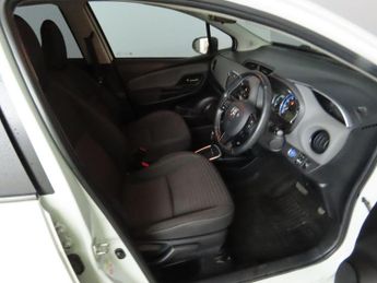Toyota Yaris 1.5 VVT-h Design E-CVT Euro 6 5dr