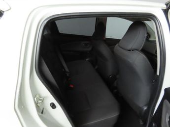 Toyota Yaris 1.5 VVT-h Design E-CVT Euro 6 5dr