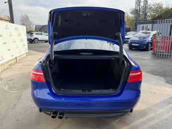 Jaguar XE 2.0d Portfolio Auto Euro 6 (s/s) 4dr