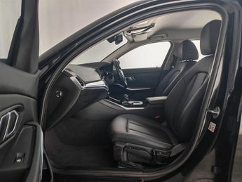 BMW 3 Series 2.0 318d MHT SE Pro Touring Auto Euro 6 (s/s) 5dr