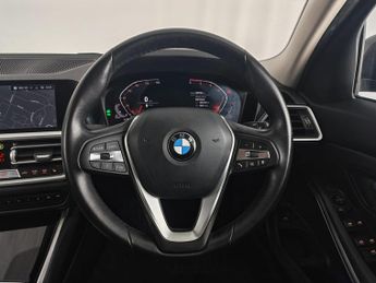 BMW 3 Series 2.0 318d MHT SE Pro Touring Auto Euro 6 (s/s) 5dr