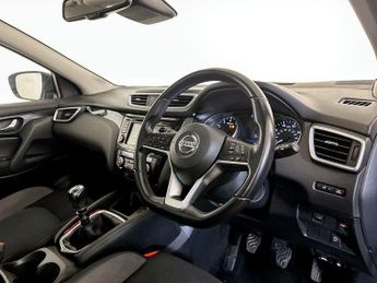 Nissan Qashqai 1.3 DIG-T N-Connecta Euro 6 (s/s) 5dr