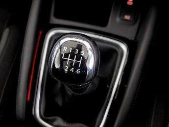 Nissan Qashqai 1.3 DIG-T N-Connecta Euro 6 (s/s) 5dr