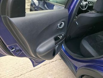 Nissan Juke 1.6 N-Connecta XTRON Euro 6 5dr