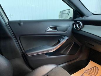 Mercedes-Benz GLA 2.1 GLA220d AMG Line 7G-DCT 4MATIC Euro 6 (s/s) 5dr