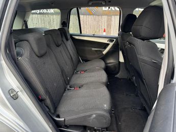 Citroen Grand C4 Picasso 1.6 HDi VTR+ EGS6 Euro 4 5dr