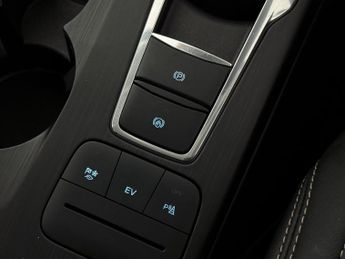 Ford Kuga 2.5 Duratec 14.4kWh Vignale CVT Euro 6 (s/s) 5dr