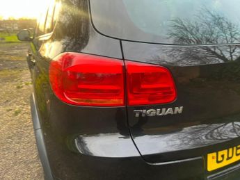 Volkswagen Tiguan 2.0 TDI BlueMotion Tech R-Line DSG 4WD Euro 6 (s/s) 5dr