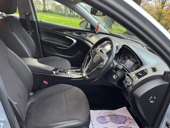 Vauxhall Insignia 2.0 CDTi SE Auto Euro 5 5dr